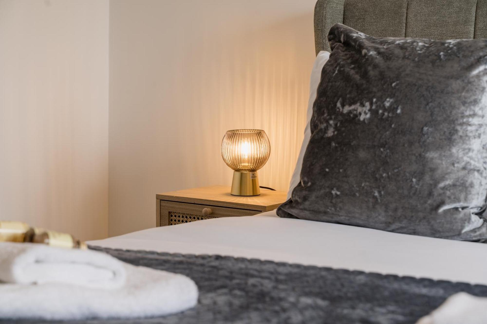 Beautifully Done 5 Bed Barn Conversion In Heswall - Sleeps Up To 10 외부 사진