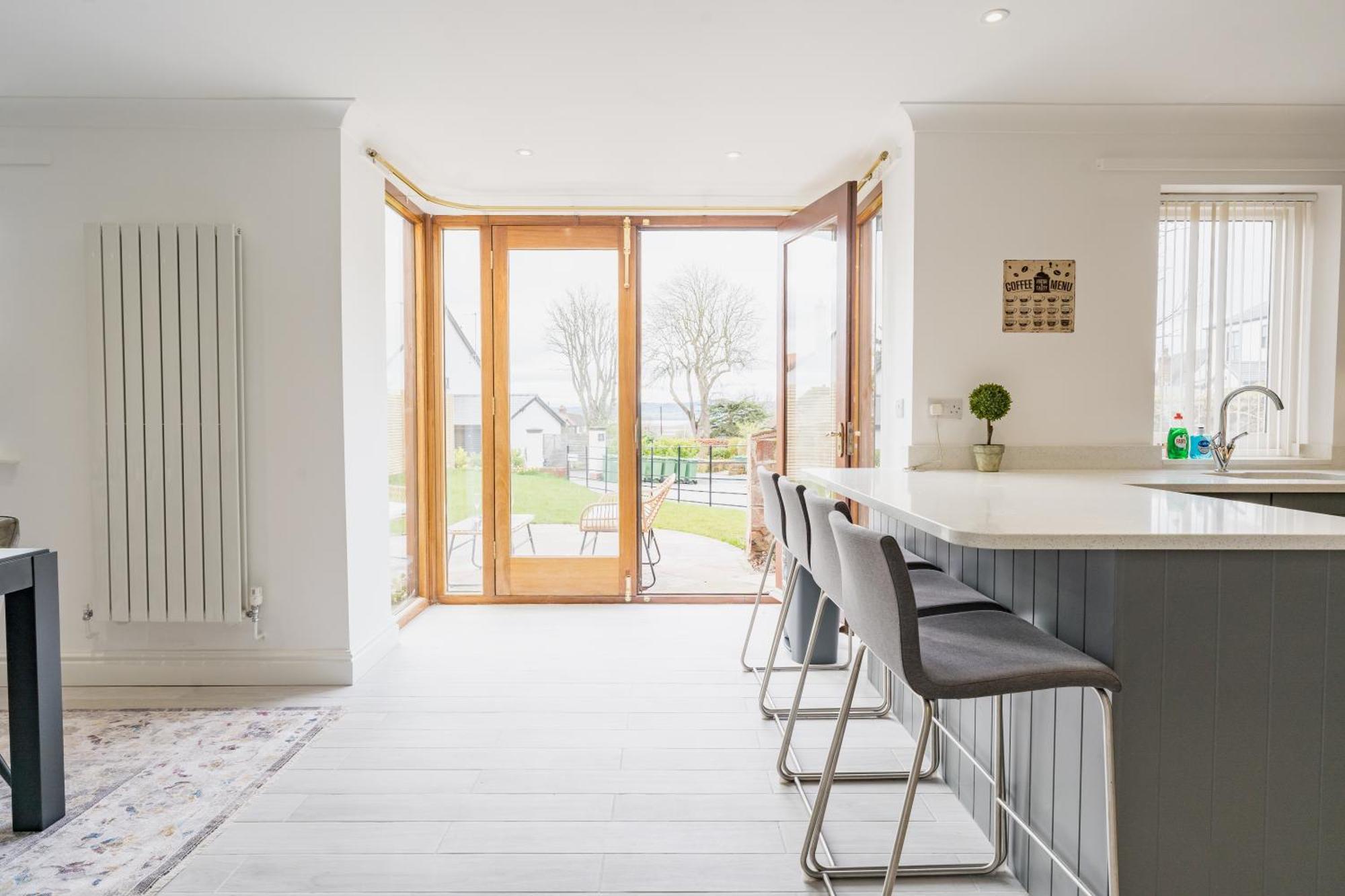Beautifully Done 5 Bed Barn Conversion In Heswall - Sleeps Up To 10 외부 사진